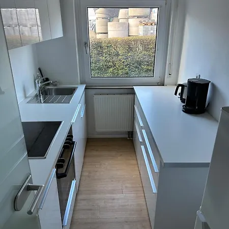 Zentral Gelegene Nahe Flughafen Und Messe Apartamento