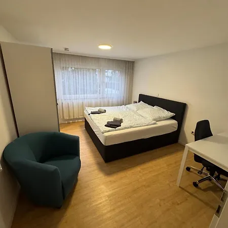 Zentral Gelegene Nahe Flughafen Und Messe Apartamento